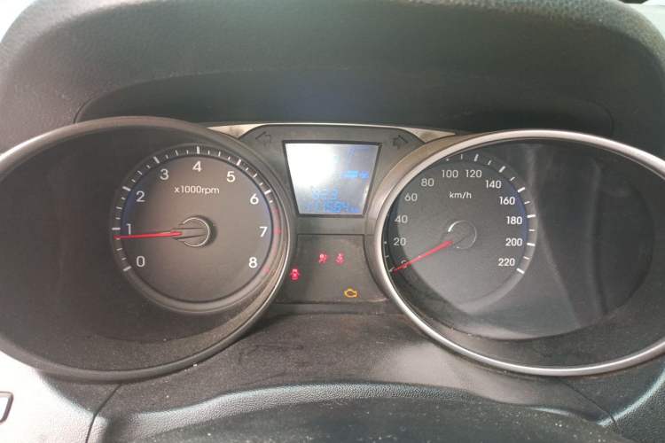 Used Hyundai ix35 2010 2.0L Automatic Two-Wheel Drive Elite Edition GLS Instrument Cluster