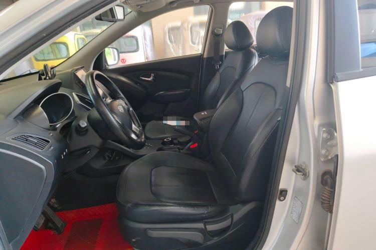 Used Hyundai ix35 2010 2.0L Automatic 4x4 Premium GLS Trim Left Front Seat