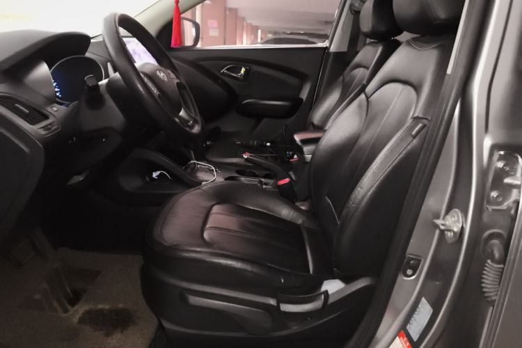 Used Hyundai ix35 2010 2.0L Automatic Two-Wheel Drive Elite Edition GLS Left Front Seat