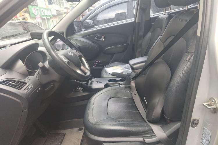 Used Hyundai ix35 2010 2.0L Automatic Two-Wheel Drive Elite Edition GLS Left Front Seat