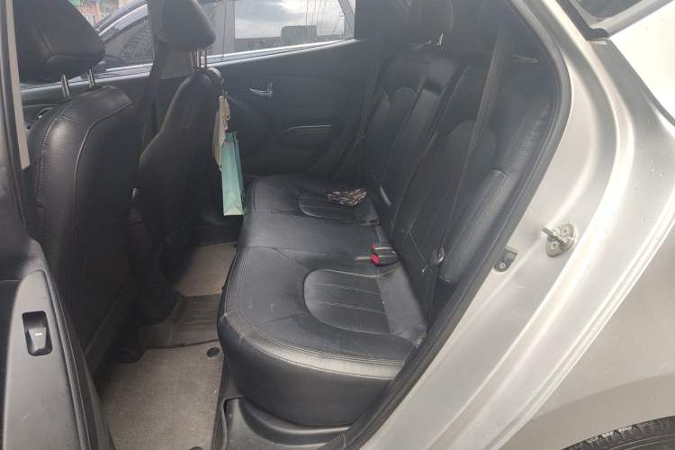 Used Hyundai ix35 2010 2.0L Automatic Two-Wheel Drive Elite Edition GLS Left Rear Seat