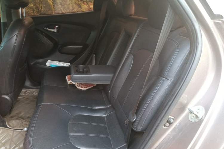 Used Hyundai ix35 2010 2.0L Automatic Two-Wheel Drive Elite Edition GLS Left Rear Seat