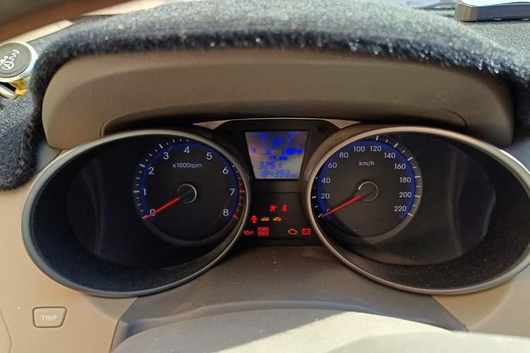 Used Hyundai ix35 2010 2.0L Automatic Two-Wheel Drive Elite Edition GLS Odometer Close Up