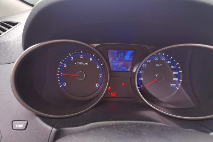 Used Hyundai ix35 2010 2.0L Automatic Two-Wheel Drive Elite Edition GLS Odometer Close Up