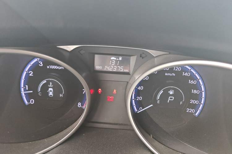 Used Hyundai ix35 2010 2.4L Automatic 4x4 GLS Navigation Edition Odometer Close Up