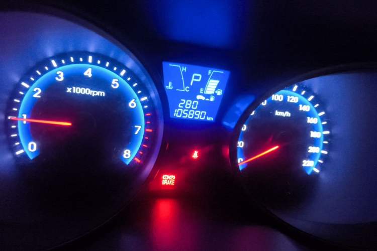 Used Hyundai ix35 2010 2.0L Automatic Two-Wheel Drive New Edition GL Odometer Close Up