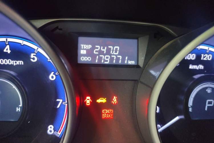 Used Hyundai ix35 2010 2.4L Automatic 2WD Prestige GLS Trim Odometer Close Up