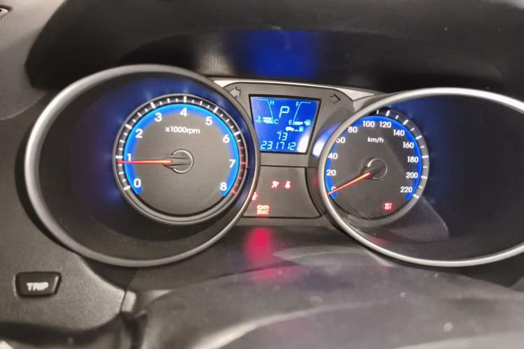 Used Hyundai ix35 2010 2.0L Automatic Two-Wheel Drive Elite Edition GLS Odometer Close Up