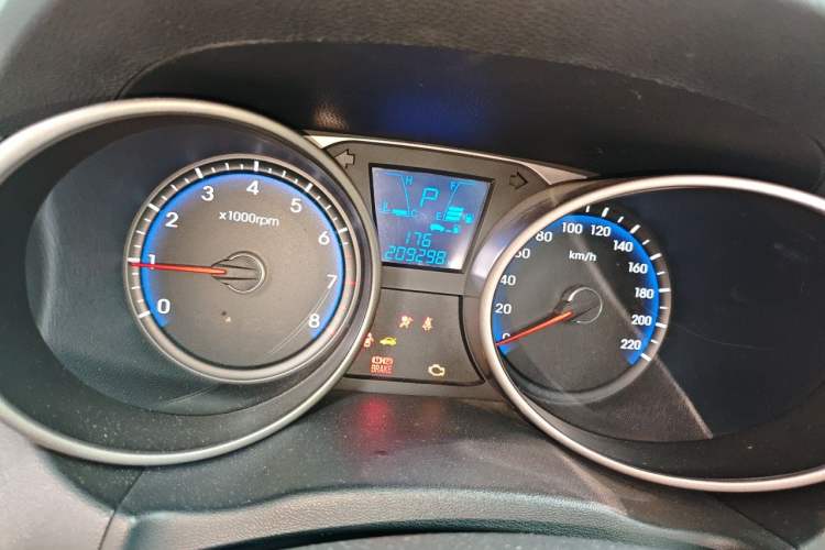 Used Hyundai ix35 2010 2.0L Automatic Two-Wheel Drive Elite Edition GLS Odometer Close Up