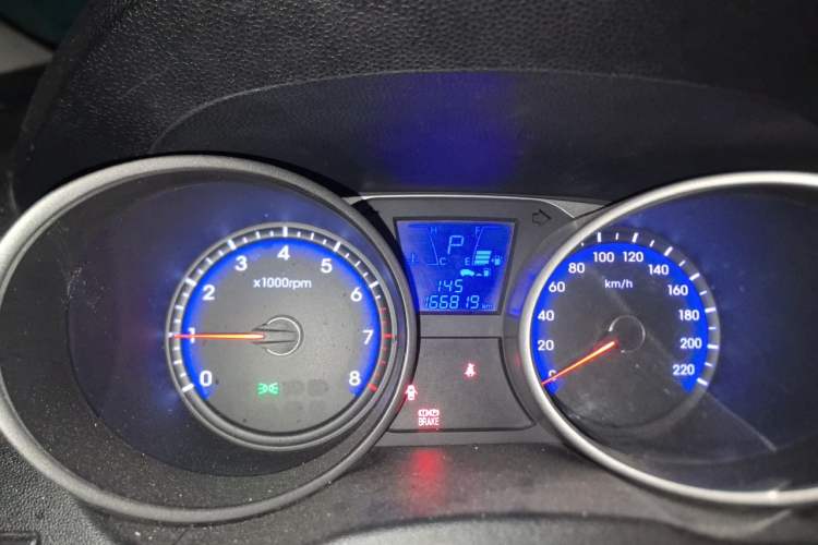 Used Hyundai ix35 2010 2.0L Automatic Two-Wheel Drive Elite Edition GLS Odometer Close Up