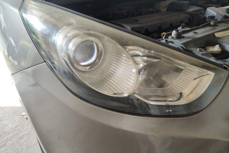 Used Hyundai ix35 2010 2.0L Automatic Two-Wheel Drive Elite Edition GLS Right Front Headlight