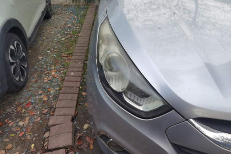Used Hyundai ix35 2010 2.0L Automatic Two-Wheel Drive Elite Edition GLS Right Front Headlight