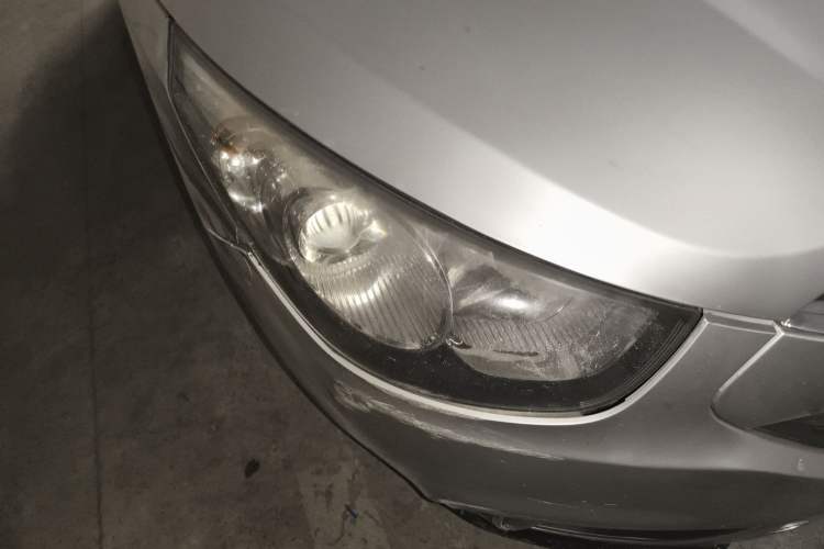 Used Hyundai ix35 2010 2.0L Automatic Two-Wheel Drive Elite Edition GLS Right Front Headlight