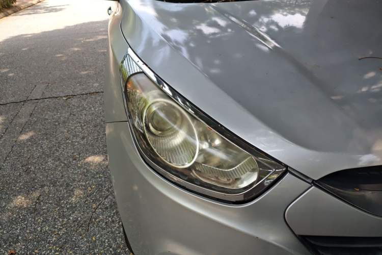 Used Hyundai ix35 2010 2.0L Automatic Two-Wheel Drive Elite Edition GLS Right Front Headlight