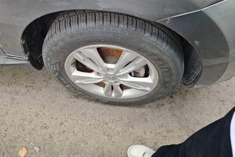Used Hyundai ix35 2010 2.0L Automatic Two-Wheel Drive Elite Edition GLS Right Front Wheel Hub