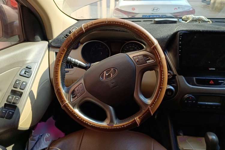 Used Hyundai ix35 2010 2.0L Automatic Two-Wheel Drive Elite Edition GLS Steering Wheel