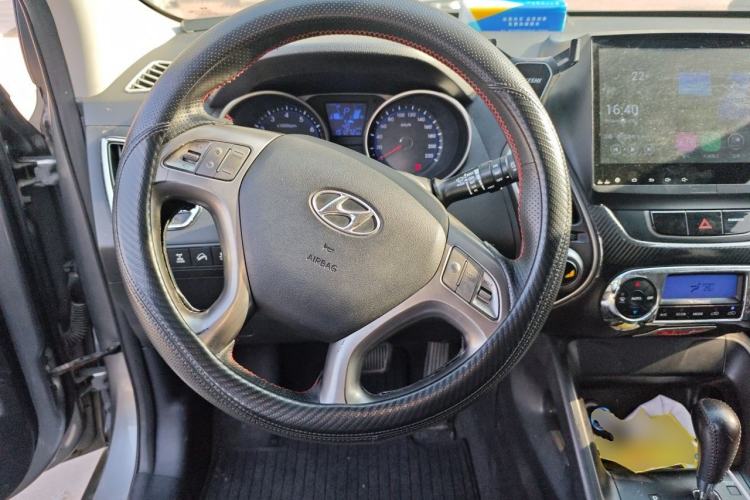Used Hyundai ix35 2010 2.0L Automatic 4x4 Premium GLS Trim Steering Wheel