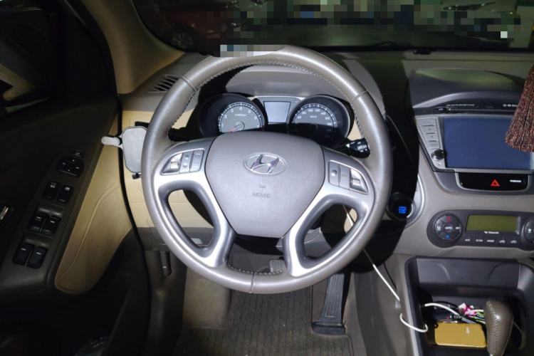 Used Hyundai ix35 2010 2.0L Automatic 4x4 Premium GLS Trim Steering Wheel