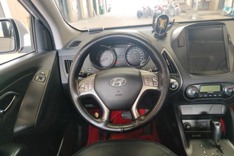 Used Hyundai ix35 2010 2.0L Automatic 4x4 Premium GLS Trim Steering Wheel