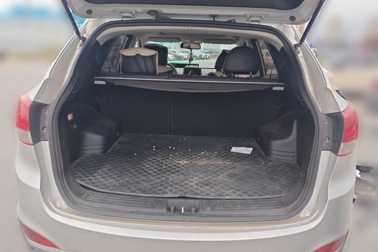 Used Hyundai ix35 2010 2.4L Automatic 4x4 GLS Navigation Edition Trunk
