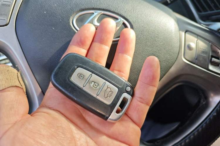 Used Hyundai ix35 2010 2.0L Automatic 4x4 Premium GLS Trim Vehicle Key