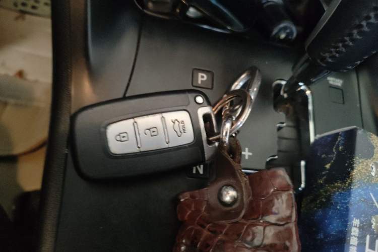 Used Hyundai ix35 2010 2.0L Automatic Two-Wheel Drive Elite Edition GLS Vehicle Key