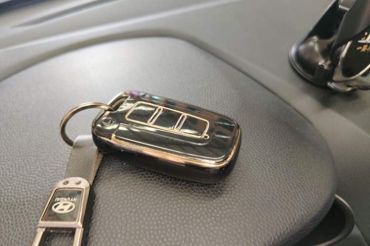 Used Hyundai ix35 2010 2.0L Automatic 4x4 Premium GLS Trim Vehicle Key