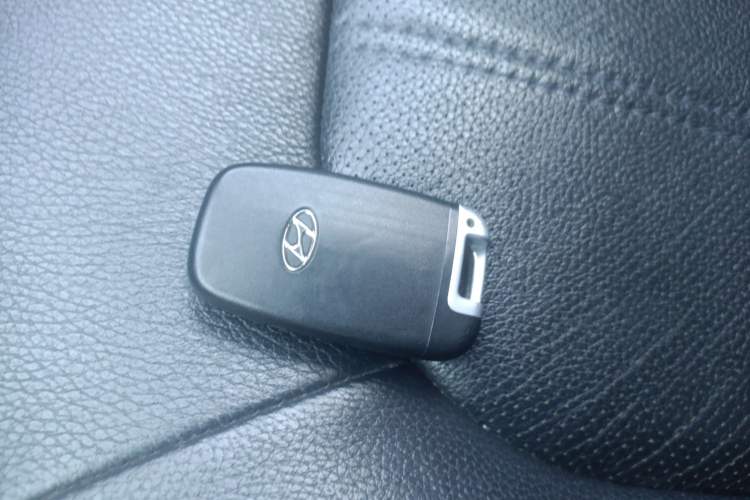 Used Hyundai ix35 2010 2.0L Automatic 4x4 Premium GLS Trim Vehicle Key