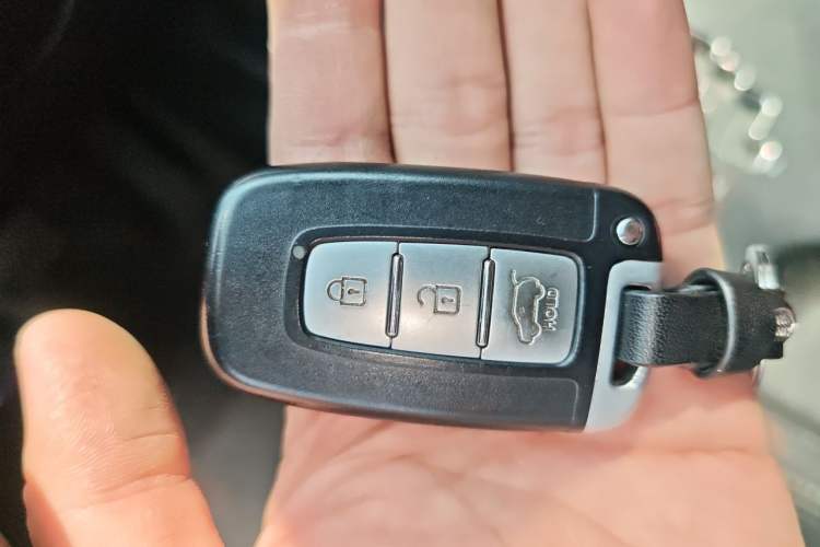 Used Hyundai ix35 2010 2.0L Automatic 4x4 Premium GLS Trim Vehicle Key