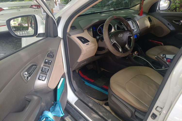 Used Hyundai ix35 2010 2.0L Automatic Two-Wheel Drive Elite Edition GLS Driver Seat
