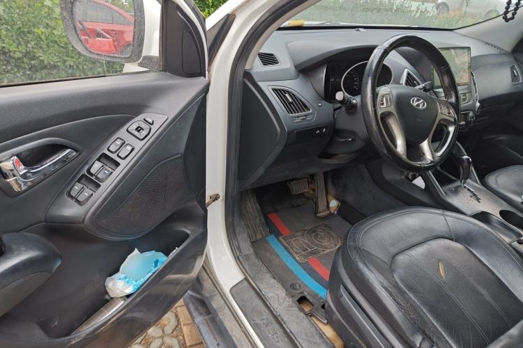 Used Hyundai ix35 2010 2.0L Automatic Two-Wheel Drive Elite Edition GLS Driver Seat