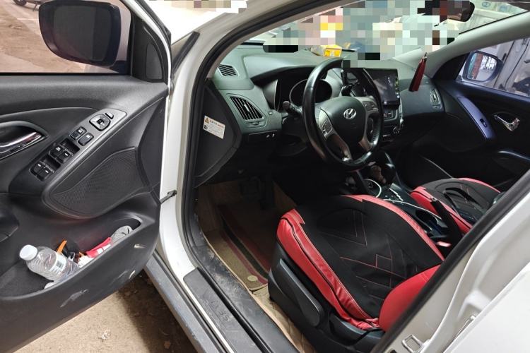 Used Hyundai ix35 2010 2.0L Automatic Two-Wheel Drive Elite Edition GLS Driver Seat