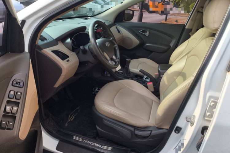 Used Hyundai ix35 2010 2.0L Manual Two-Wheel Drive New Edition GL Driver Seat