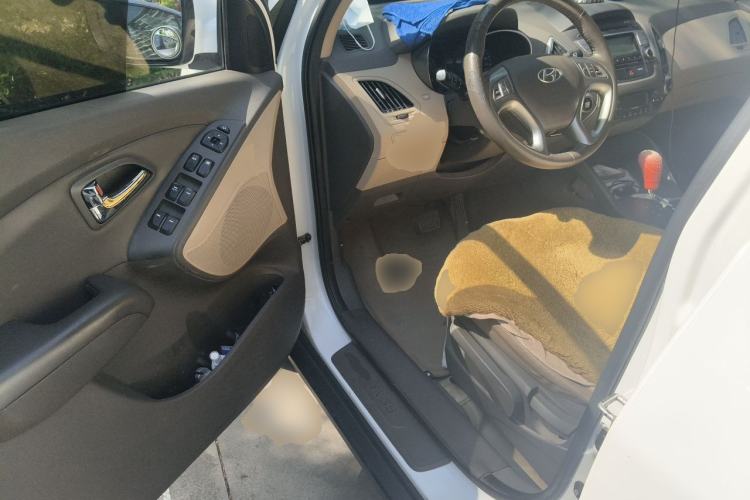 Used Hyundai ix35 2010 2.0L Automatic Two-Wheel Drive Elite Edition GLS Driver Seat