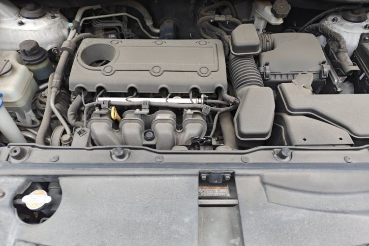 Used Hyundai ix35 2010 2.0L Automatic Two-Wheel Drive Elite Edition GLS Engine Bay