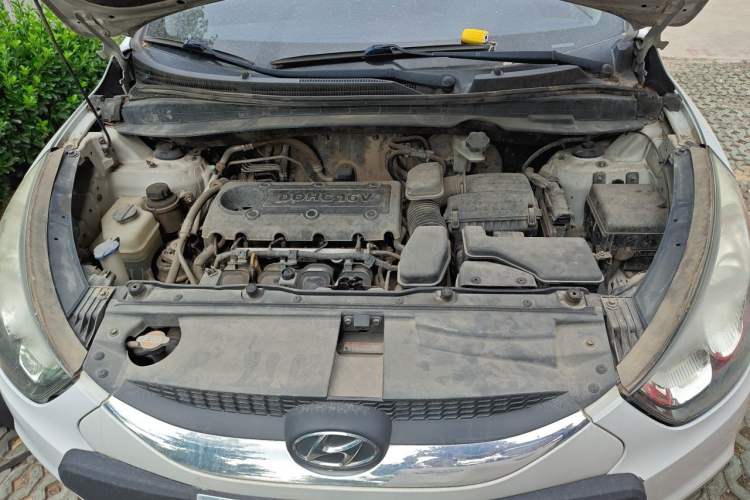 Used Hyundai ix35 2010 2.0L Automatic Two-Wheel Drive Elite Edition GLS Engine Bay