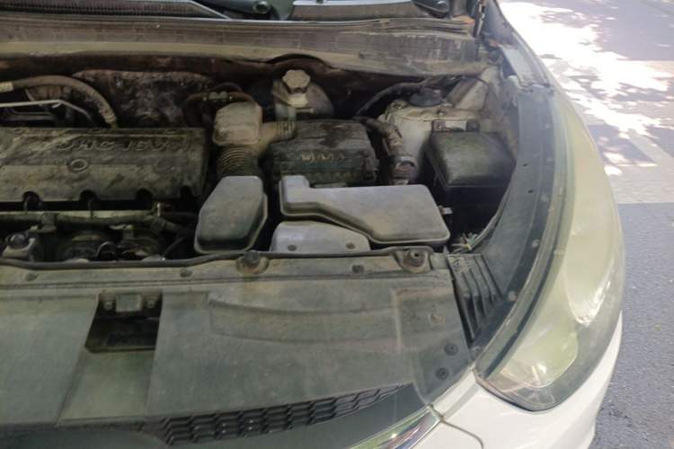 Used Hyundai ix35 2010 2.0L Automatic Two-Wheel Drive Elite Edition GLS Engine Bay Left
