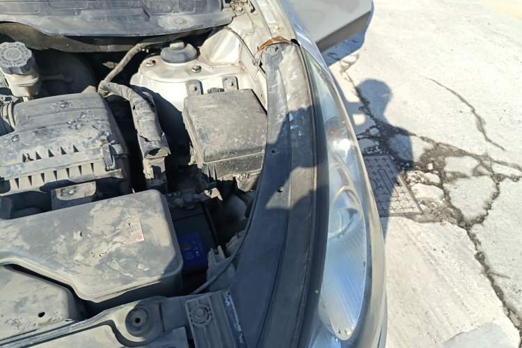 Used Hyundai ix35 2010 2.0L Automatic Two-Wheel Drive Elite Edition GLS Engine Bay Left