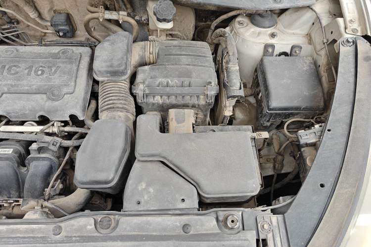 Used Hyundai ix35 2010 2.0L Automatic Two-Wheel Drive Elite Edition GLS Engine Bay Left