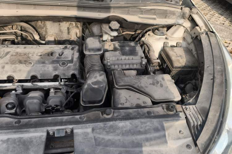 Used Hyundai ix35 2010 2.0L Manual Two-Wheel Drive New Edition GL Engine Bay Left