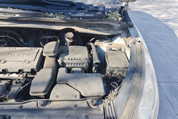 Used Hyundai ix35 2010 2.0L Automatic 4x4 Premium GLS Trim Engine Bay Left