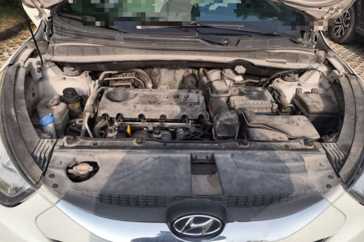 Used Hyundai ix35 2010 2.0L Manual Two-Wheel Drive New Edition GL Engine Bay