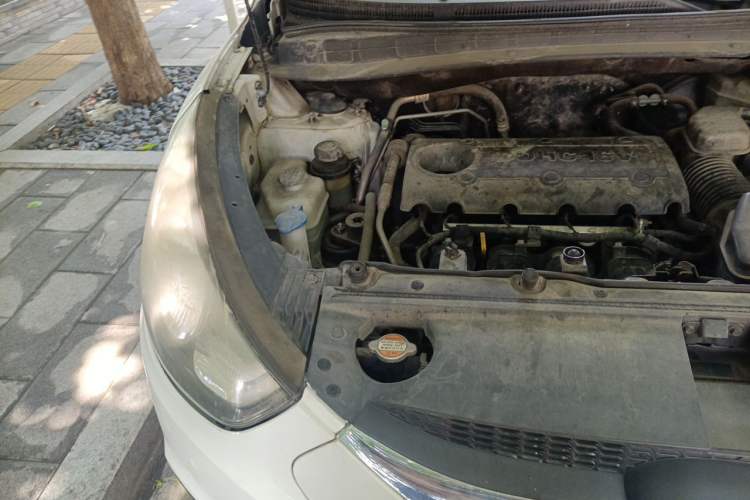 Used Hyundai ix35 2010 2.0L Automatic Two-Wheel Drive Elite Edition GLS Engine Bay Right