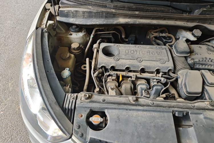 Used Hyundai ix35 2010 2.0L Automatic Two-Wheel Drive Elite Edition GLS Engine Bay Right