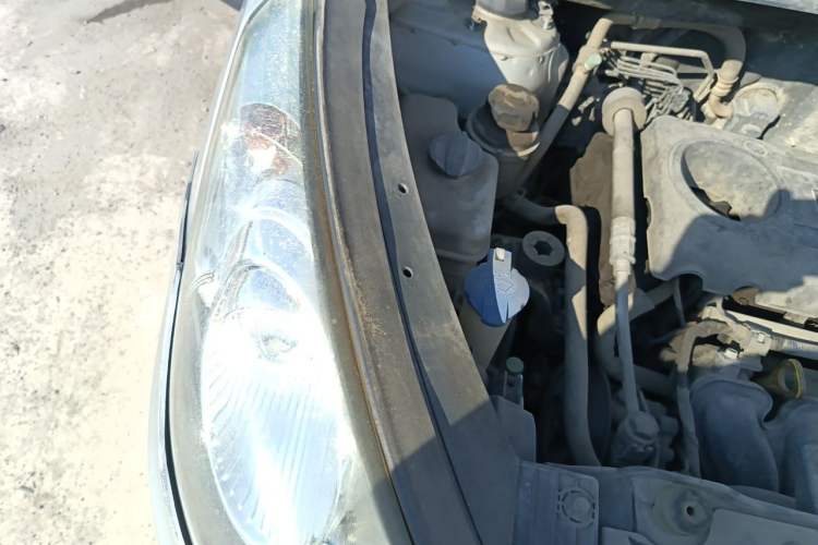 Used Hyundai ix35 2010 2.0L Automatic Two-Wheel Drive Elite Edition GLS Engine Bay Right