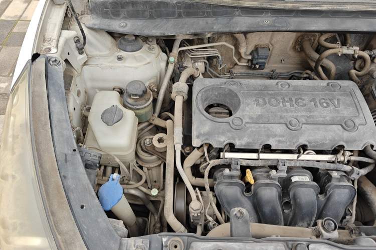 Used Hyundai ix35 2010 2.0L Automatic Two-Wheel Drive Elite Edition GLS Engine Bay Right
