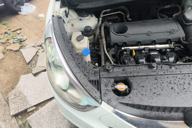 Used Hyundai ix35 2010 2.0L Automatic Two-Wheel Drive Elite Edition GLS Engine Bay Right