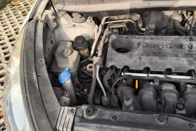 Used Hyundai ix35 2010 2.0L Manual Two-Wheel Drive New Edition GL Engine Bay Right