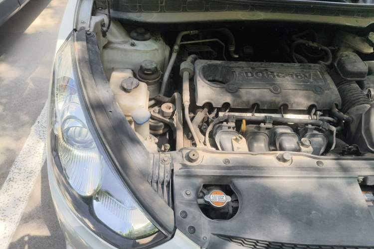 Used Hyundai ix35 2010 2.0L Automatic Two-Wheel Drive Elite Edition GLS Engine Bay Right