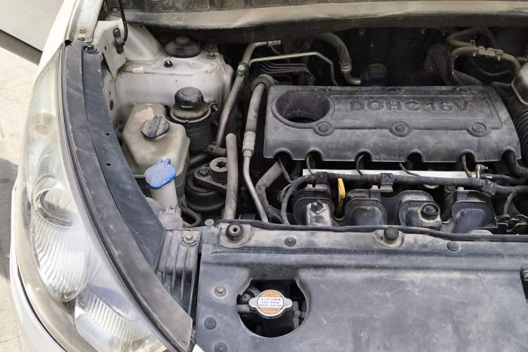 Used Hyundai ix35 2010 2.0L Automatic Two-Wheel Drive Elite Edition GLS Engine Bay Right